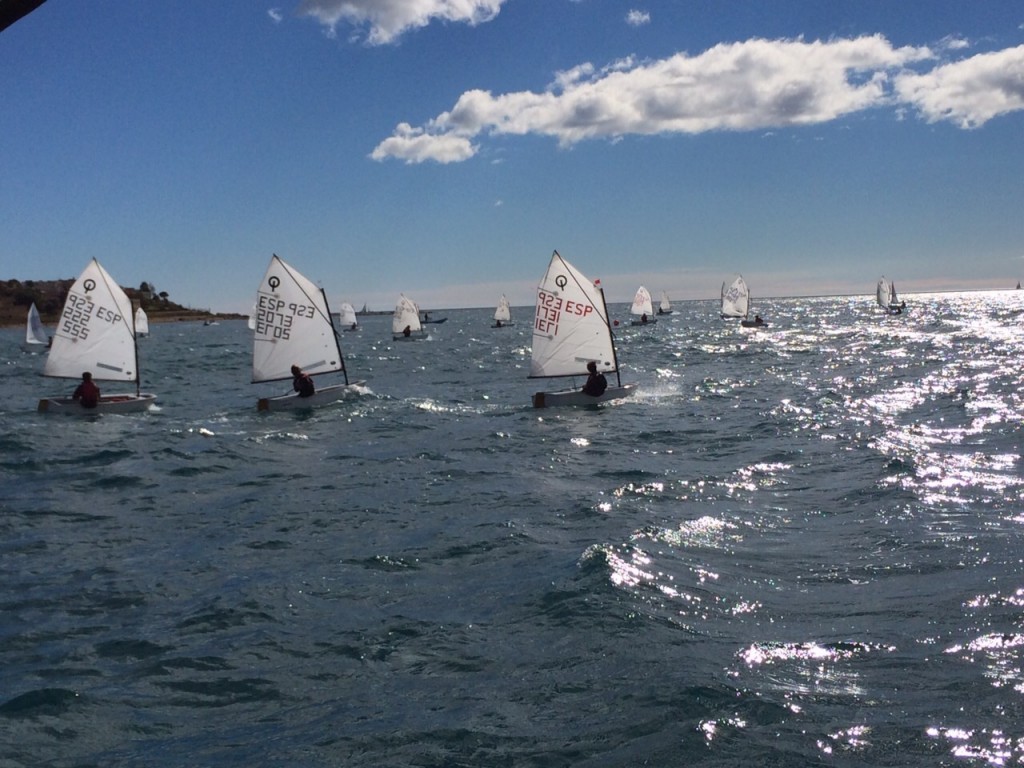 Más de 140 promesas participan en la Prueba Autonómica Optimist B en Alicante