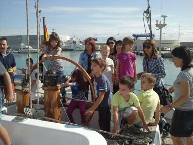 1381459_716295878398827_1359393790_n