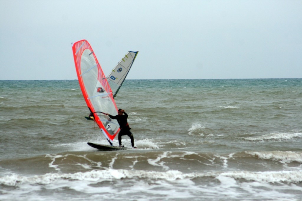 Burriana acoge el Autonómico de Windsurf Funboard Freestyle