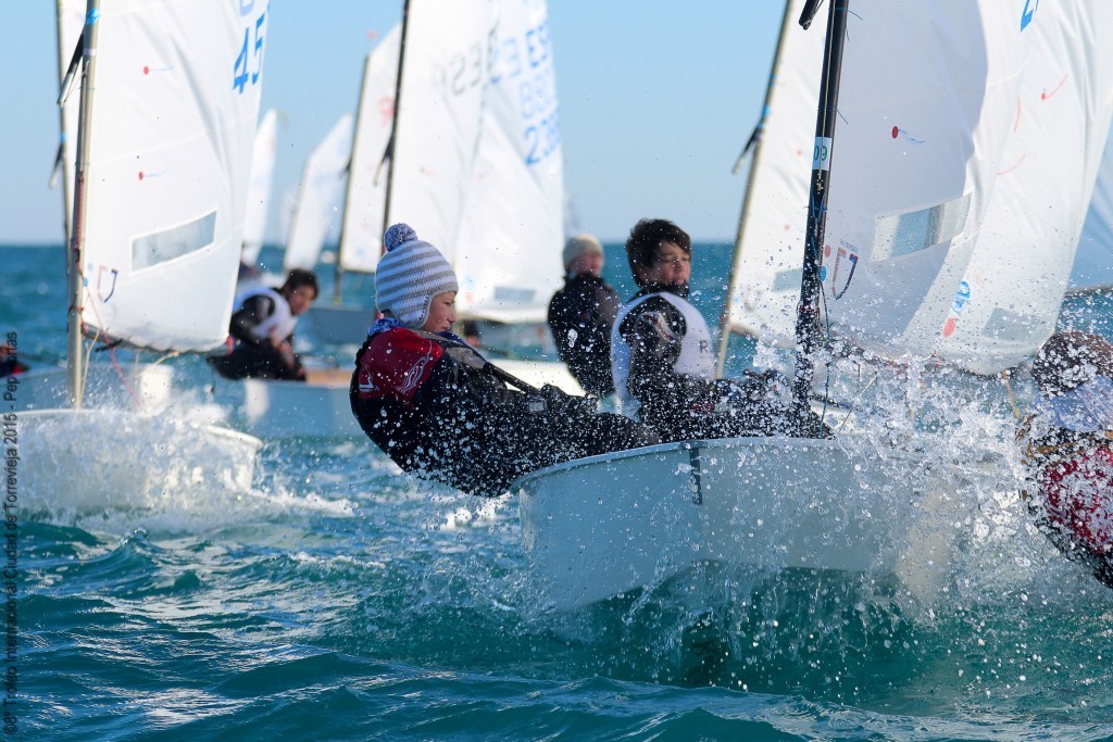 LA MEJOR FLOTA INTERNACIONAL Y NACIONAL DE OPTIMIST SE CITA EN EL NÁUTICO DE TORREVIEJA