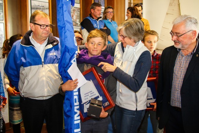 1d8b271c-881a-404a-9f46-7bb057a864d3